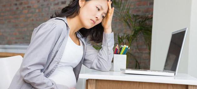 От головной боли при беременности: что принимать и как избавиться
