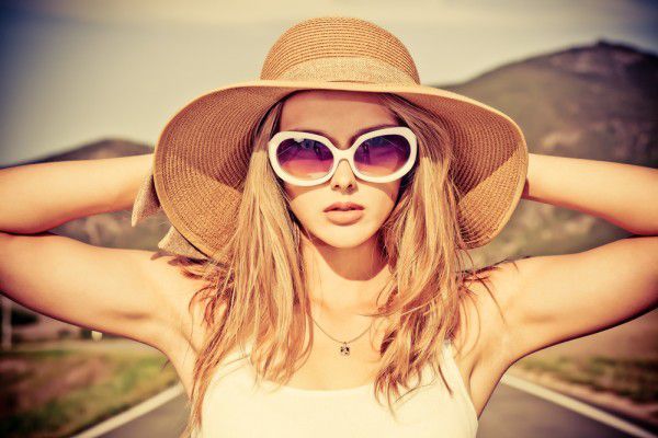 Уход за волосами летом: защищаем от солнца, увлажняем и восстанавливаем