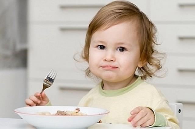 Что делать, если ребёнок мало ест: советы психолога