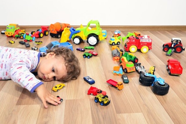 Почему ребёнку не стоит покупать много игрушек