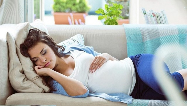 От головной боли при беременности: что принимать и как избавиться