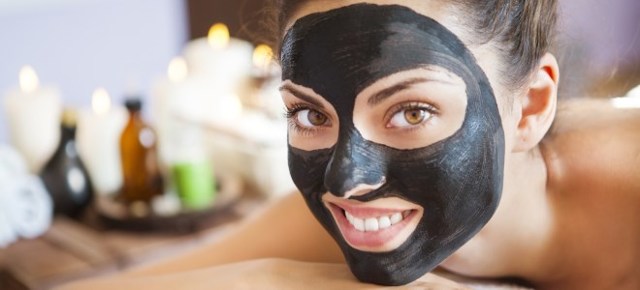 Черная маска в домашних условиях: рецепты и правила применения