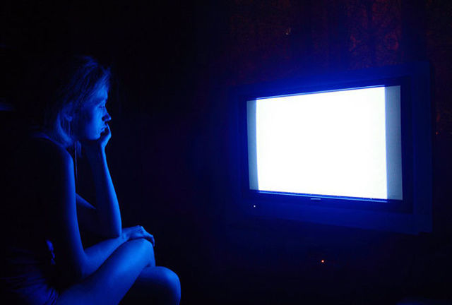 Почему людям за 50 стоит перестать смотреть телепередачи