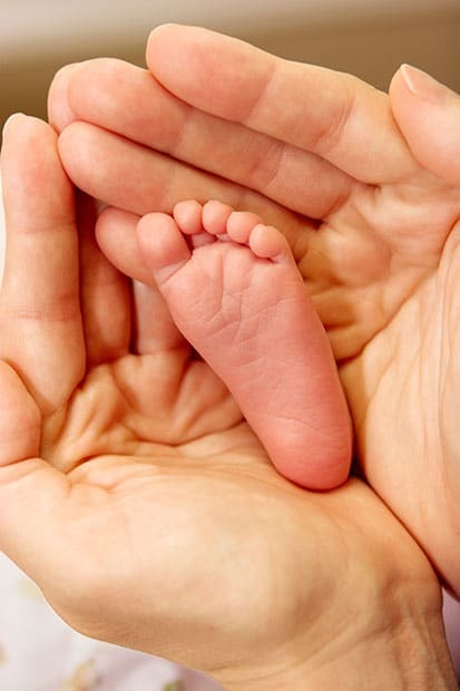 Развитие недоношенного ребёнка по месяцам до года: особенности взросления