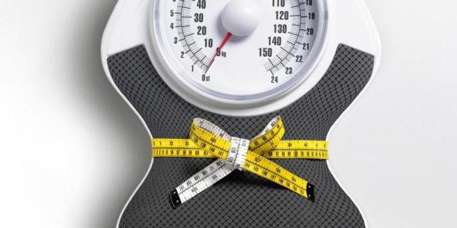 Обертывание пищевой пленкой для похудения в домашних условиях: советы
